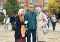 Istri Ridwan Kamil Menangis saat Ziarah ke Makam Eril di Tengah Zara Santai Umbar Foto Tanpa Hijab