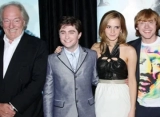 Daniel Radcliffe Cs Berduka Atas Meninggalnya Michael Gambon Pemeran Dumbledore 'Harry Potter'