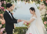 Kim Soo Hyun & Kim Ji Won Kuak Alasan Saling Jatuh Cinta di 'Queen of Tears'