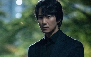 Kim Nam Gil Jadi Polisi Kehormatan Korea Berkat Drama 'Through the Darkness'