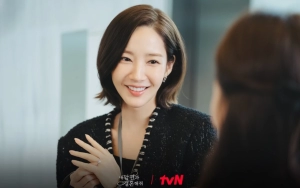 Park Min Young Jawab Kritikan Soal Outfit Ngantor Terlalu Terbuka di 'Marry My Husband'