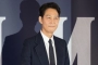 Lee Jung Jae Pamer Kemesraan dengan Pacar Chaebol di Acara Bertabur Bintang