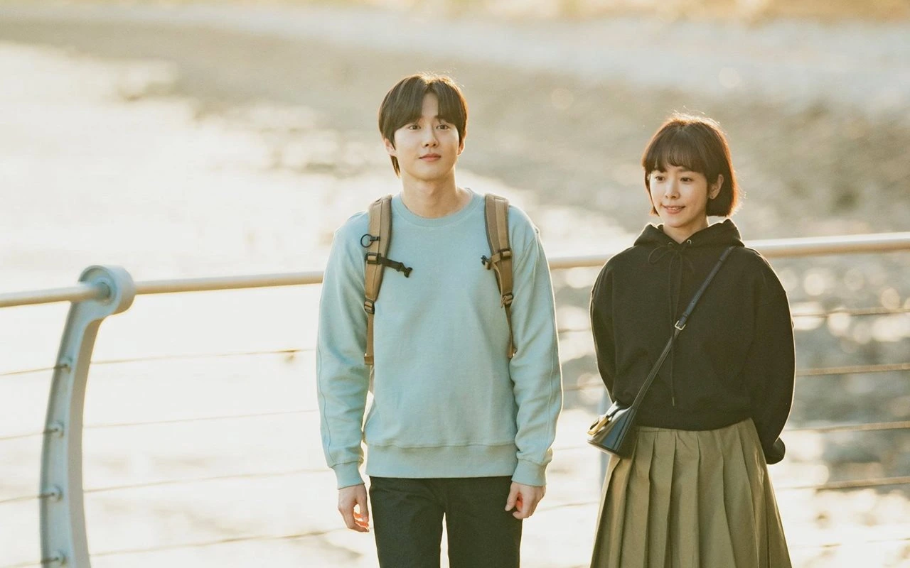 Han Ji Min Sebut Suho EXO Bagaikan Pangeran Snow White di 'Behind Your Touch'