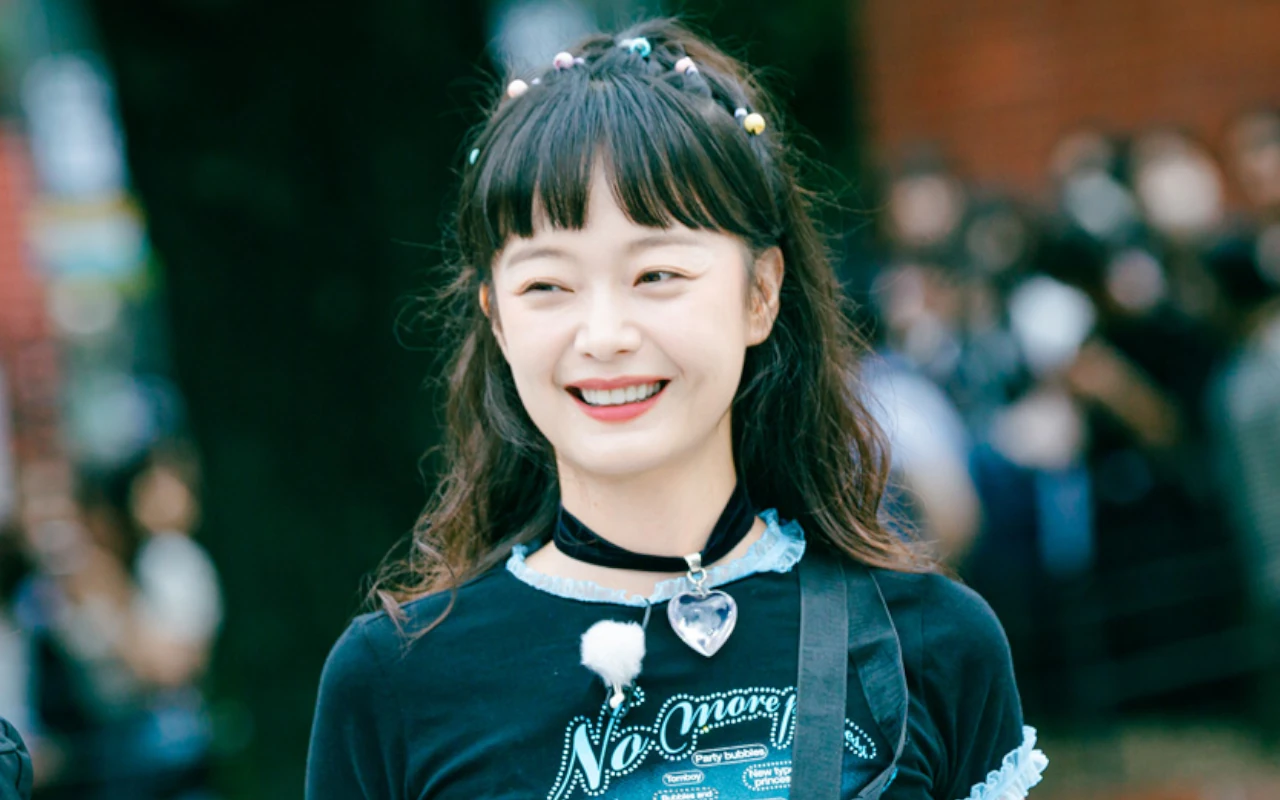 Bikin Sedih, Jeon So Min Pamitan ke Staf 'Running Man' Dengan Senyum Semringah