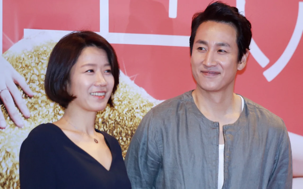 Perilisan Film 'Mission: Cross' yang Dibintangi Jeon Hye Jin Istri Lee Sun Kyun Ditunda 