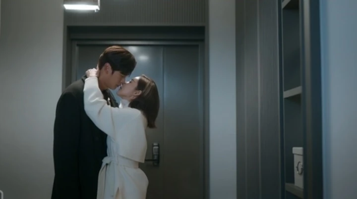 \'Marry My Husband\' Episode 9 & 10 Recap: Park Min Young dan Na In Woo Ciuman Hot