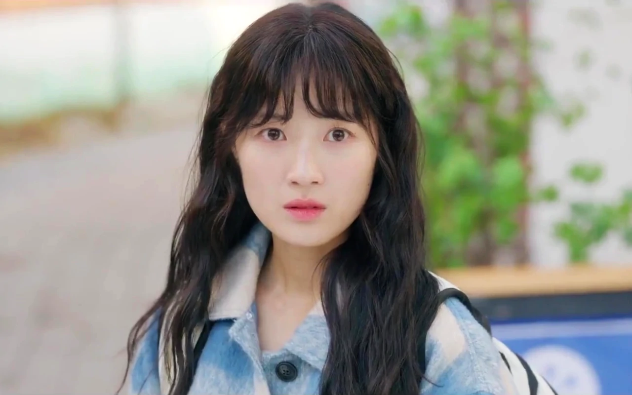 Adegan Menangis Kim Hye Yoon di 'Lovely Runner' Viral Gegara Terlalu Indah