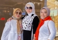 Momen Adem Ibu Syahrini Baca Al Quran Beredar Luas, Wajah Tanpa Filter Ikut Disorot