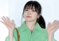 Penampilan dan Tingkah Lucu Song Hye Kyo di SBS Drama Awards 2003 Kembali Jadi Perhatian