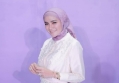 Look Olla Ramlan Dalam Balutan Kebaya Singset dengan Model Hijab Kekinian Dipuji Abis-abisan