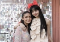Reaksi Gembira Ibu Lisa BLACKPINK Usai Sang Putri Tampil di Crazy Horse Tuai Sorotan