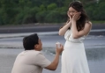 Billy Syahputra So Sweet Lamar Pacar Cantik Sambil Berlutut di Pantai