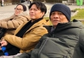 Wajah Ariel NOAH Sembab saat Angkat Keranda Jenazah hingga Turun ke Liang Lahat di Pemakaman Kakak