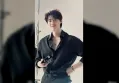 Lee Jong-suk Tampil Menawan dengan Foto Fitness di Kolam Renang