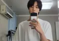Jin BTS Tunjukkan Dukungan untuk Kian84 dengan Slipper Unik di Bandara