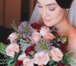 Buket Bunga Kalah Cantik dari Luna Maya