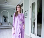  1. Kaftan Ungu Cantik Ala Nia Ramadhani