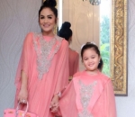 7. Krisdayanti Kompak Bareng Anak