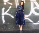 Eun Ji A Pink Kenakan Gaun Floral dengan Model Hanbok