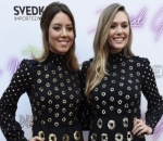 Aubrey Plaza dan Elizabeth Olsen