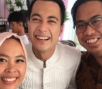 4. Turun Pelaminan Demi Foto Bersama