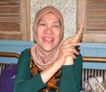 Pamer Senyuman, Dorce Gamalama Juga Memastikan Dirinya Tak Punya Niatan Politik
