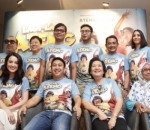 Jajaran Kru Film 'Lagi-Lagi Ateng' beserta keluarga Ateng dan Iskak