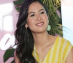 Senyum Candid Maudy Ayunda
