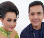 Selain Dewi Gita dan Soimah, Rita Tila juga pernah berfoto dengan Sahrul Gunawan