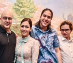 Perdana, Maia Estianty Bagikan Foto Bareng Irwan Mussry dan Ketiga Anaknya