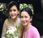 Siap Menuju Lokasi Akad Nikah, Maia Estianty Foto Bareng Sang MUA