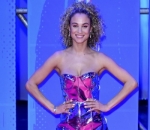 Rose Bertram Kenakan Jumpsuit di Red Carpet
