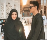 Momen saat Ifan Seventeen dan Dylan Sahara menjalankan ibadah umrah