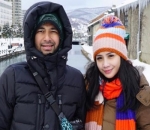 Padukan Syal dan Binnie Lucu Sebagai Aksesoris Penghangat