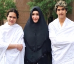 Awal Tahun 2019, Dul Jaelani Jalankan Ibadah Umrah Bersama Sang Bunda