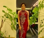 Isi Acara Imlek, Ashanty Cantik Umbar Bahu Pakai Cheongsam