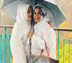 Kompak Bareng Sang Bunda Saat Liburan