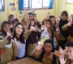 Kunjungi Korban Tsunami di Lampung