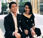 Saling Elus Paha Sambil Bercanda