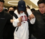 Jung Joon Young Dikawal Ketat oleh 2 Petugas