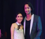 Malu-Malu Pose Berdua di Belakang Panggung HUT ANTV