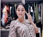 Santai Pakai Daster Saat Hamil Besar Jadi Andalan DJ Katty Butterfly