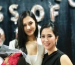 Bunga Zainal Tampil Cantik di Hari Wisuda Kareena Kaur