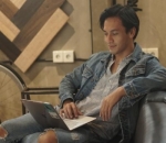Sering Tampil Cool Bikin Penggemar Jatuh Cinta