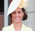 Pakai Gaun Warna Kuning, Curi Perhatian di Acara Trooping the Colour 