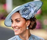 Super Cantik Pakai Gaun Transparan Di Royal Ascot, Bikin Tak Berkedip