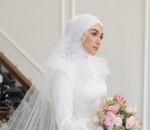 Citra Kirana Cantik Pakai Gaun Pengantin Putih