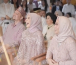 Kesha Ratuliu Tampil Berhijab di Pesta Pertunangan
