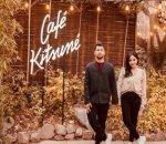 Gandengan Romantis Bak Poster K-Drama
