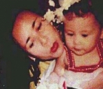 Prilly Latuconsina Bagikan Foto Lawas Untuk Peringati Hari Ibu